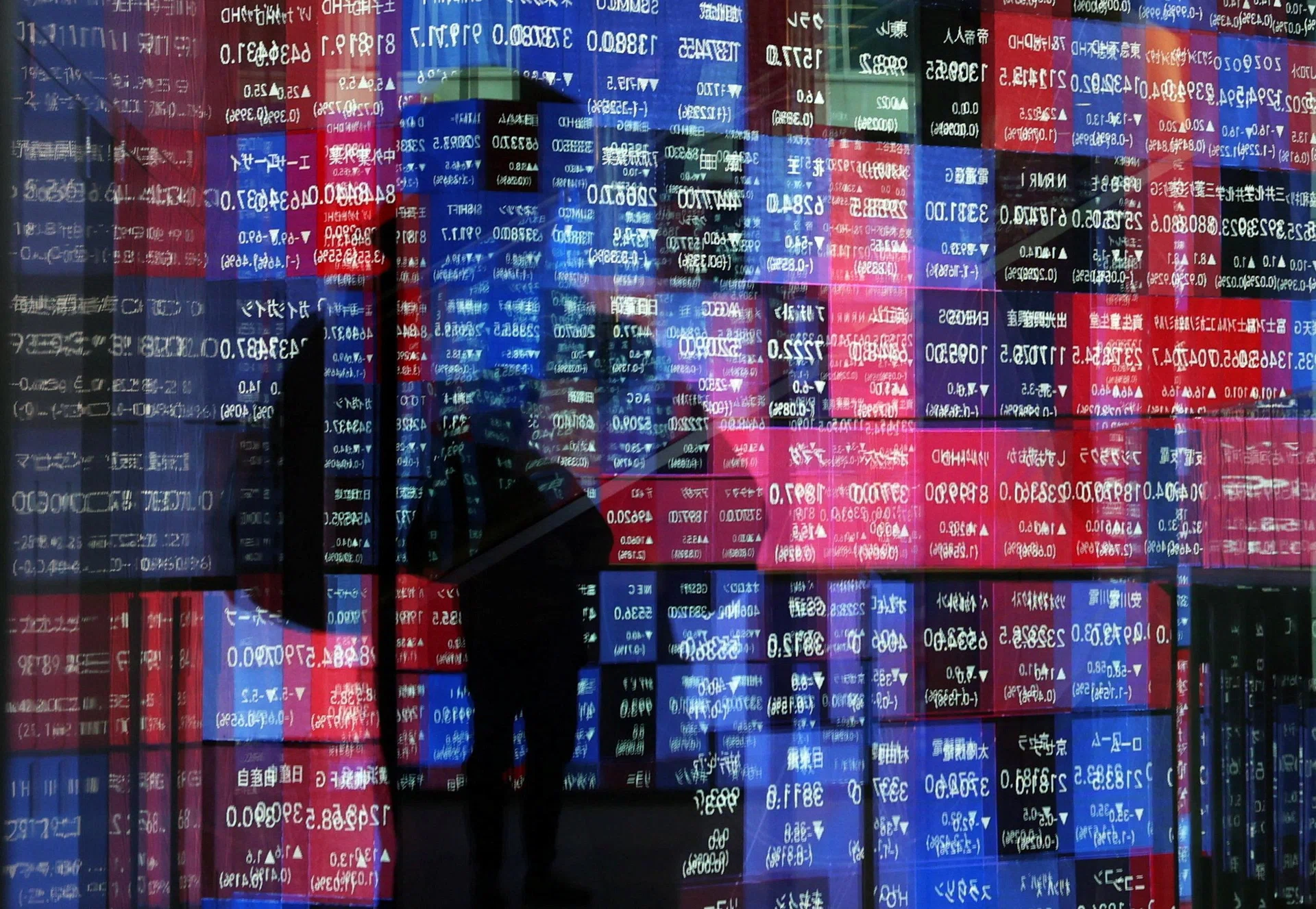 Trillion-dollar tech wipeout ensnares all stocks in AI’s path